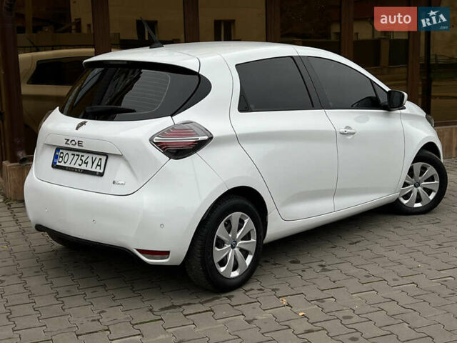 Белый Рено Зое, объемом двигателя 0 л и пробегом 31 тыс. км за 11999 $, фото 25 на Automoto.ua