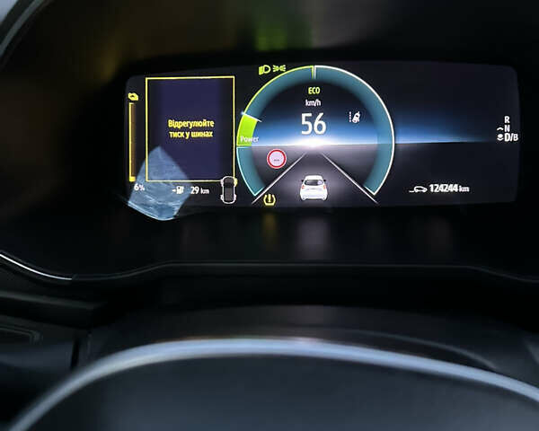 Білий Рено Зое, об'ємом двигуна 0 л та пробігом 124 тис. км за 11300 $, фото 9 на Automoto.ua