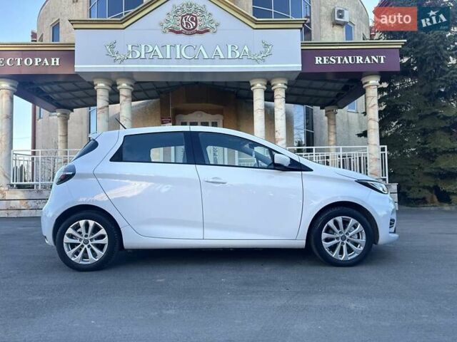 Белый Рено Зое, объемом двигателя 0 л и пробегом 83 тыс. км за 11999 $, фото 44 на Automoto.ua