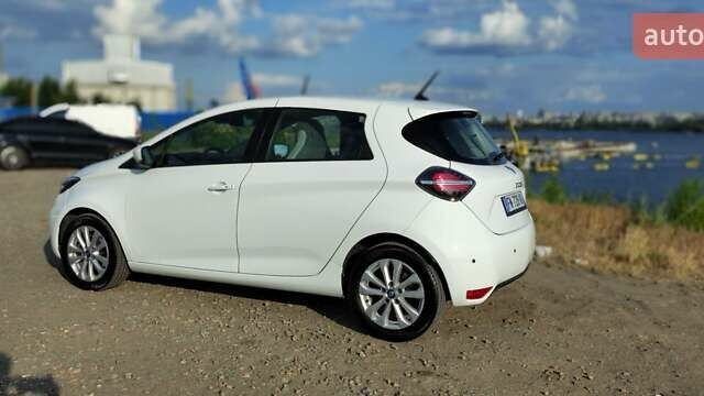 Білий Рено Зое, об'ємом двигуна 0 л та пробігом 141 тис. км за 11300 $, фото 5 на Automoto.ua