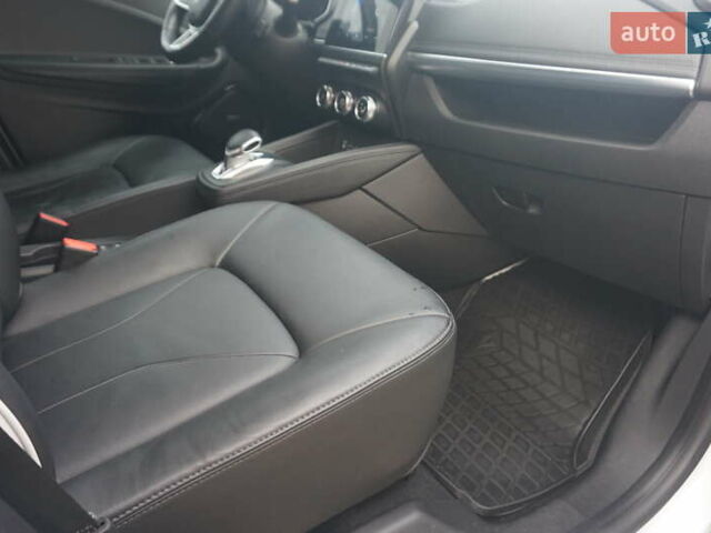 Белый Рено Зое, объемом двигателя 0 л и пробегом 122 тыс. км за 13000 $, фото 39 на Automoto.ua