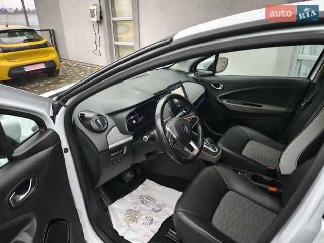 Белый Рено Зое, объемом двигателя 0 л и пробегом 59 тыс. км за 13200 $, фото 32 на Automoto.ua