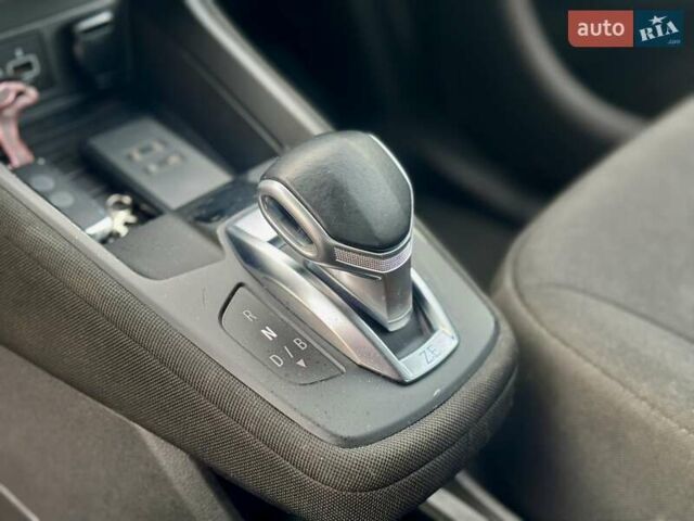 Белый Рено Зое, объемом двигателя 0 л и пробегом 85 тыс. км за 11150 $, фото 84 на Automoto.ua