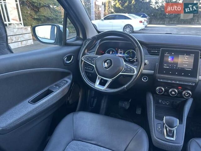 Белый Рено Зое, объемом двигателя 0 л и пробегом 83 тыс. км за 11999 $, фото 39 на Automoto.ua