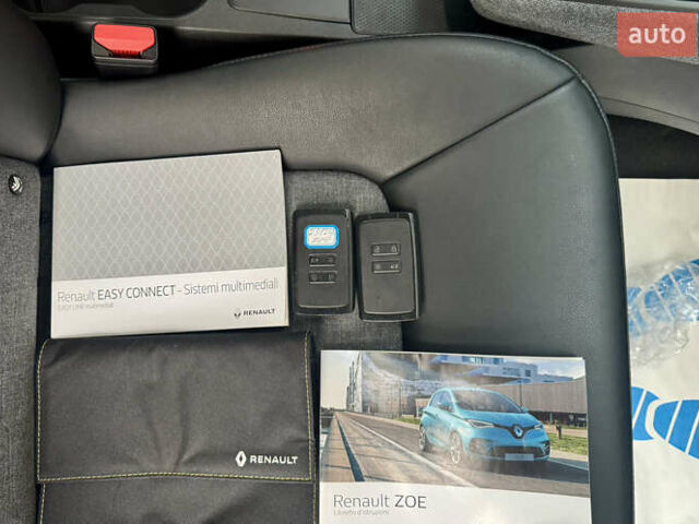 Белый Рено Зое, объемом двигателя 0 л и пробегом 55 тыс. км за 13300 $, фото 43 на Automoto.ua