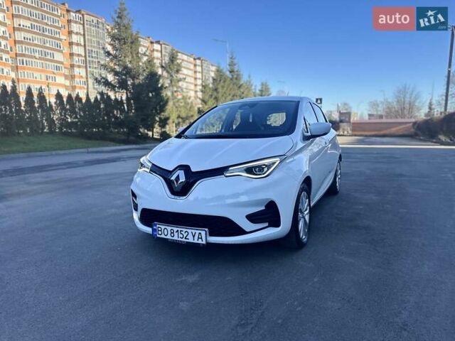 Белый Рено Зое, объемом двигателя 0 л и пробегом 83 тыс. км за 11999 $, фото 1 на Automoto.ua