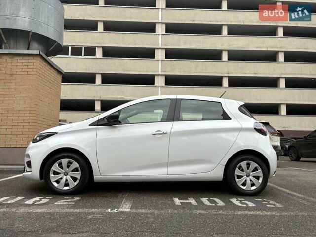 Белый Рено Зое, объемом двигателя 0 л и пробегом 39 тыс. км за 12300 $, фото 16 на Automoto.ua