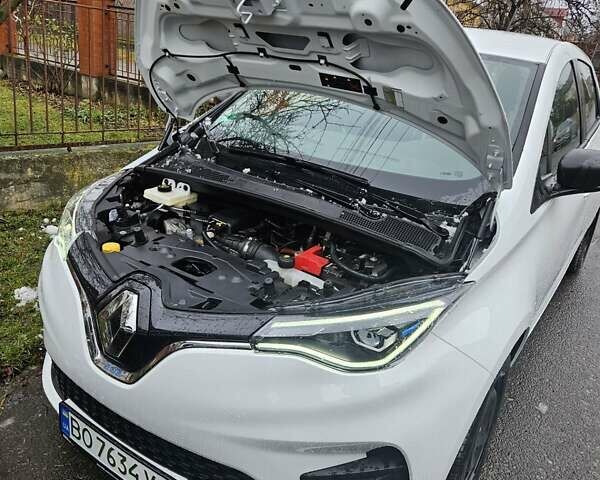 Белый Рено Зое, объемом двигателя 0 л и пробегом 28 тыс. км за 11800 $, фото 31 на Automoto.ua