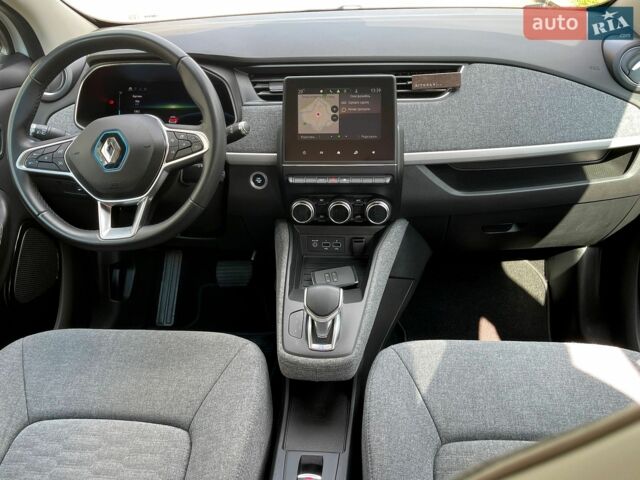 Белый Рено Зое, объемом двигателя 0 л и пробегом 62 тыс. км за 13800 $, фото 13 на Automoto.ua