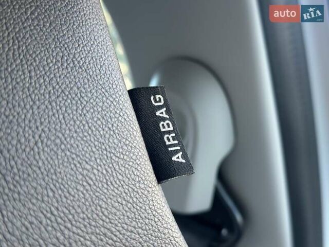 Белый Рено Зое, объемом двигателя 0 л и пробегом 83 тыс. км за 11999 $, фото 15 на Automoto.ua