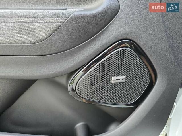 Белый Рено Зое, объемом двигателя 0 л и пробегом 65 тыс. км за 12300 $, фото 24 на Automoto.ua