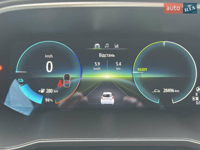 Белый Рено Зое, объемом двигателя 0 л и пробегом 28 тыс. км за 12500 $, фото 19 на Automoto.ua