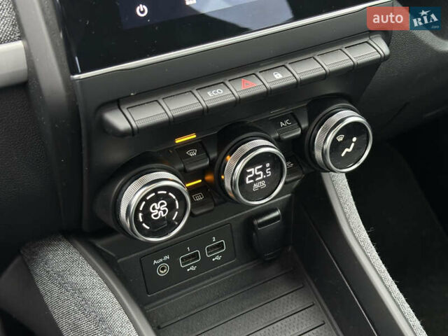 Білий Рено Зое, об'ємом двигуна 0 л та пробігом 77 тис. км за 12990 $, фото 26 на Automoto.ua