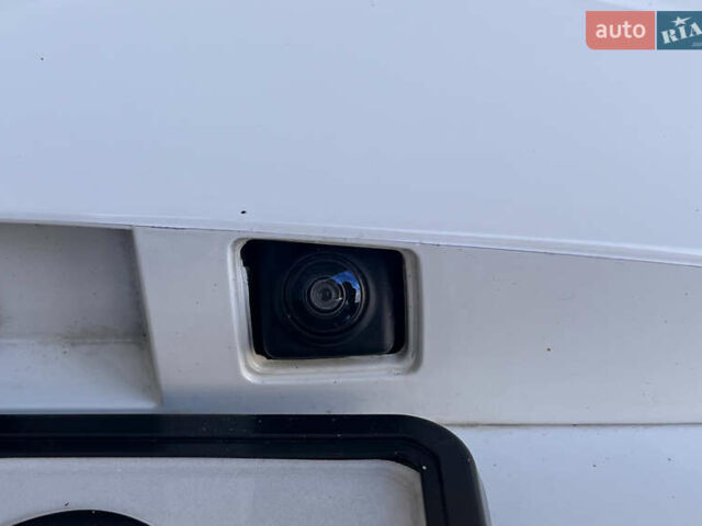 Белый Рено Зое, объемом двигателя 0 л и пробегом 88 тыс. км за 13650 $, фото 40 на Automoto.ua