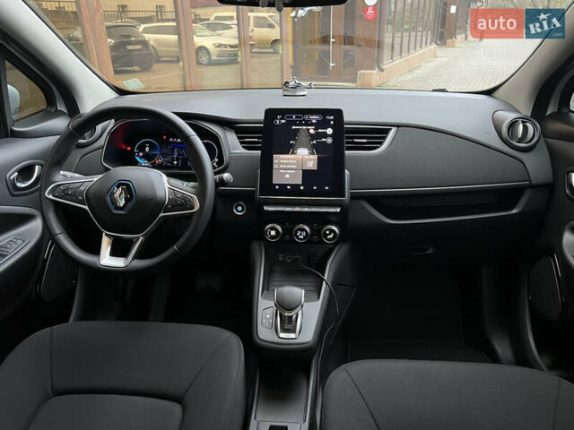 Белый Рено Зое, объемом двигателя 0 л и пробегом 31 тыс. км за 11999 $, фото 52 на Automoto.ua