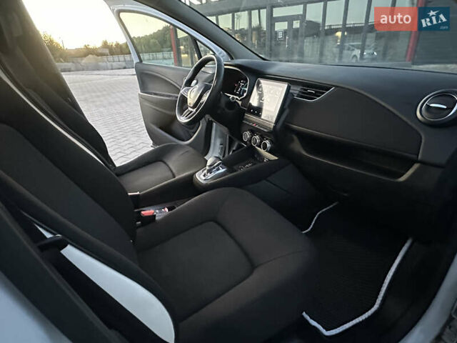 Білий Рено Зое, об'ємом двигуна 0 л та пробігом 124 тис. км за 11300 $, фото 7 на Automoto.ua