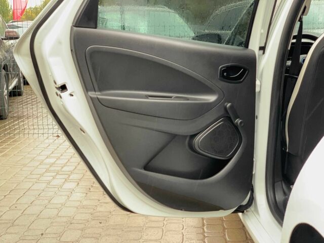 Білий Рено Зое, об'ємом двигуна 0 л та пробігом 47 тис. км за 12499 $, фото 11 на Automoto.ua