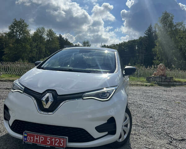 Белый Рено Зое, объемом двигателя 0 л и пробегом 67 тыс. км за 12300 $, фото 23 на Automoto.ua