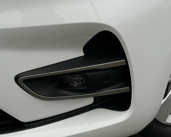 Белый Рено Зое, объемом двигателя 0 л и пробегом 31 тыс. км за 11999 $, фото 36 на Automoto.ua