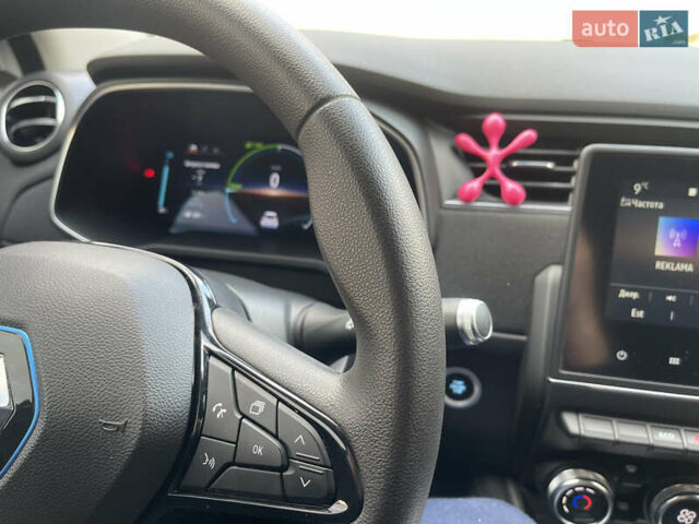Білий Рено Зое, об'ємом двигуна 0 л та пробігом 128 тис. км за 11690 $, фото 24 на Automoto.ua