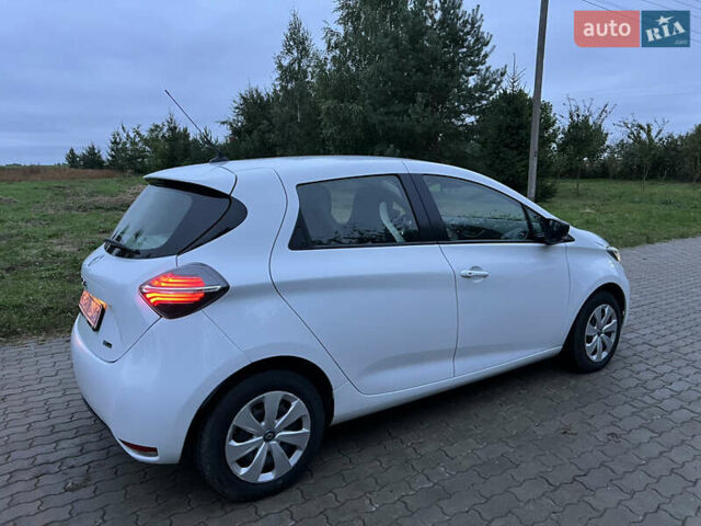Белый Рено Зое, объемом двигателя 0 л и пробегом 26 тыс. км за 11700 $, фото 11 на Automoto.ua