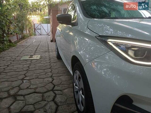 Білий Рено Зое, об'ємом двигуна 0 л та пробігом 28 тис. км за 11700 $, фото 2 на Automoto.ua