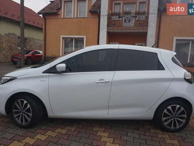 Белый Рено Зое, объемом двигателя 0 л и пробегом 122 тыс. км за 13000 $, фото 22 на Automoto.ua