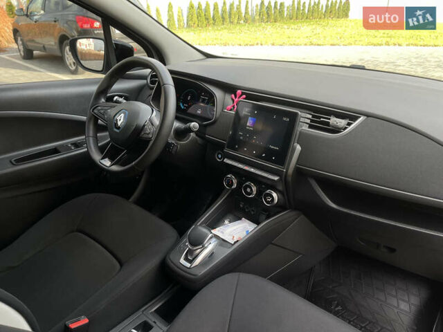 Білий Рено Зое, об'ємом двигуна 0 л та пробігом 128 тис. км за 11690 $, фото 21 на Automoto.ua