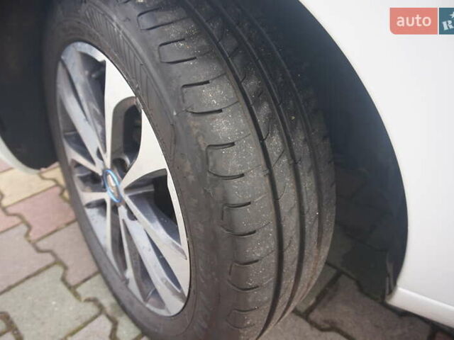 Белый Рено Зое, объемом двигателя 0 л и пробегом 122 тыс. км за 13000 $, фото 66 на Automoto.ua