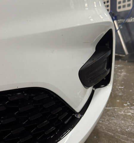 Белый Рено Зое, объемом двигателя 0 л и пробегом 54 тыс. км за 13500 $, фото 20 на Automoto.ua