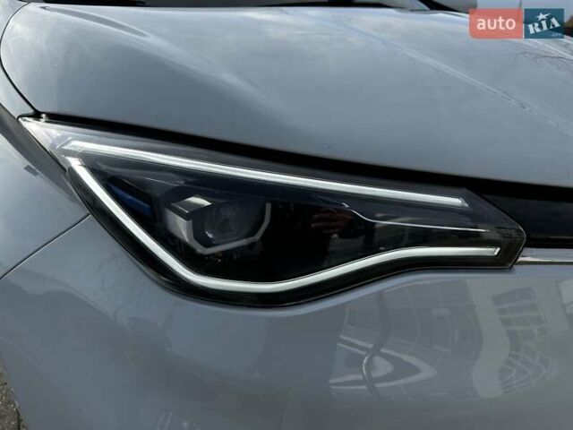 Белый Рено Зое, объемом двигателя 0 л и пробегом 124 тыс. км за 13200 $, фото 12 на Automoto.ua