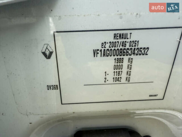 Белый Рено Зое, объемом двигателя 0 л и пробегом 33 тыс. км за 6950 $, фото 14 на Automoto.ua