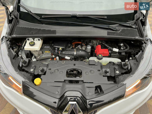 Белый Рено Зое, объемом двигателя 0 л и пробегом 23 тыс. км за 13300 $, фото 20 на Automoto.ua