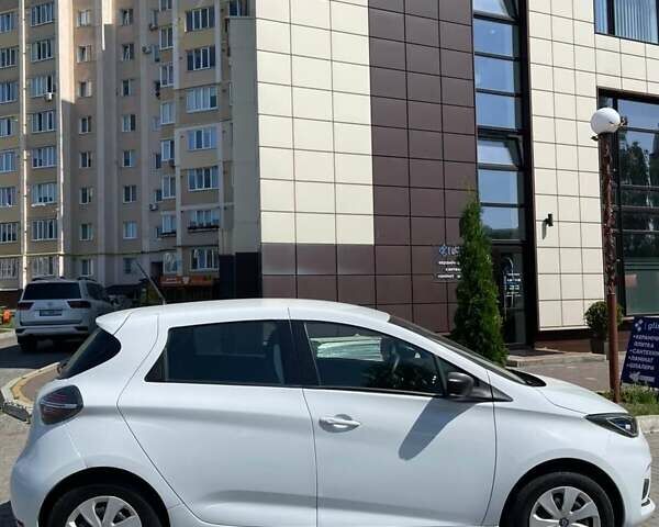 Белый Рено Зое, объемом двигателя 0 л и пробегом 40 тыс. км за 13750 $, фото 16 на Automoto.ua