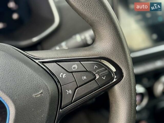 Белый Рено Зое, объемом двигателя 0 л и пробегом 85 тыс. км за 11150 $, фото 76 на Automoto.ua