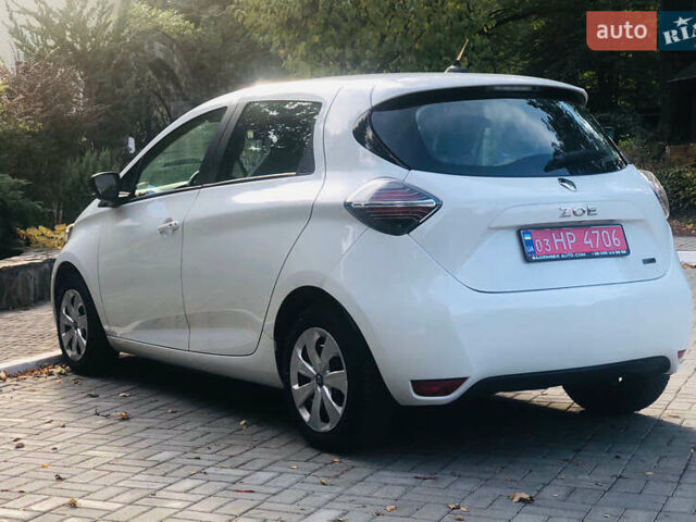 Белый Рено Зое, объемом двигателя 0 л и пробегом 38 тыс. км за 11999 $, фото 44 на Automoto.ua