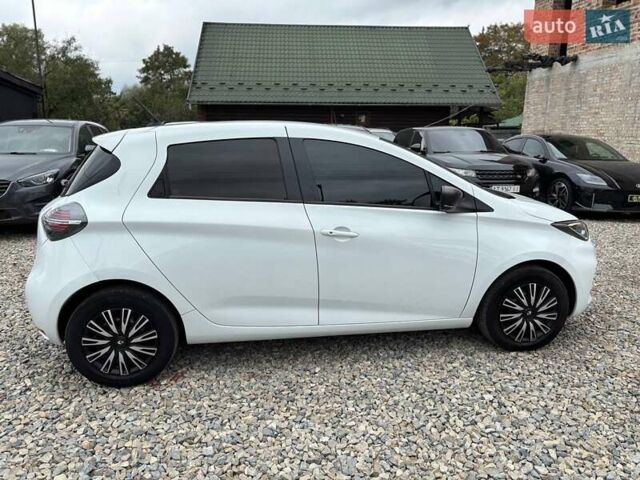 Белый Рено Зое, объемом двигателя 0 л и пробегом 105 тыс. км за 11999 $, фото 8 на Automoto.ua
