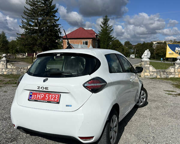 Белый Рено Зое, объемом двигателя 0 л и пробегом 67 тыс. км за 12300 $, фото 5 на Automoto.ua