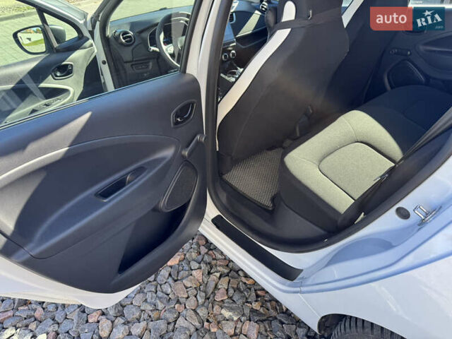 Рено Зое 2020 в Владимир-Волынский на Automoto.ua Белый Рено Зое, объемом двигателя 0 л и пробегом 55 тыс. км за 12000 $, фото 22 на Automoto.ua