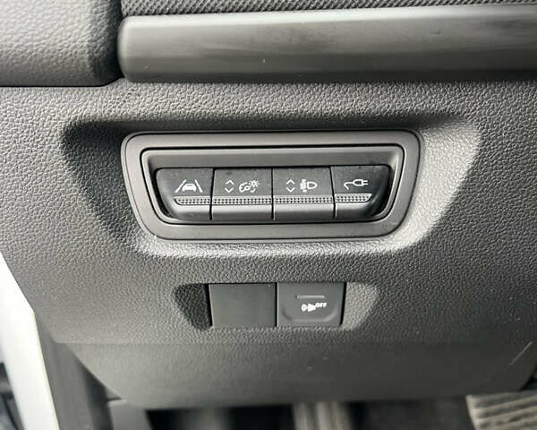 Белый Рено Зое, объемом двигателя 0 л и пробегом 55 тыс. км за 11900 $, фото 23 на Automoto.ua