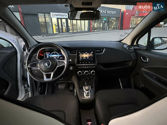 Білий Рено Зое, об'ємом двигуна 0 л та пробігом 124 тис. км за 11300 $, фото 6 на Automoto.ua