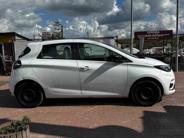 Белый Рено Зое, объемом двигателя 0 л и пробегом 165 тыс. км за 8990 $, фото 5 на Automoto.ua