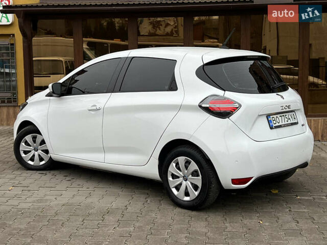 Белый Рено Зое, объемом двигателя 0 л и пробегом 31 тыс. км за 11999 $, фото 14 на Automoto.ua