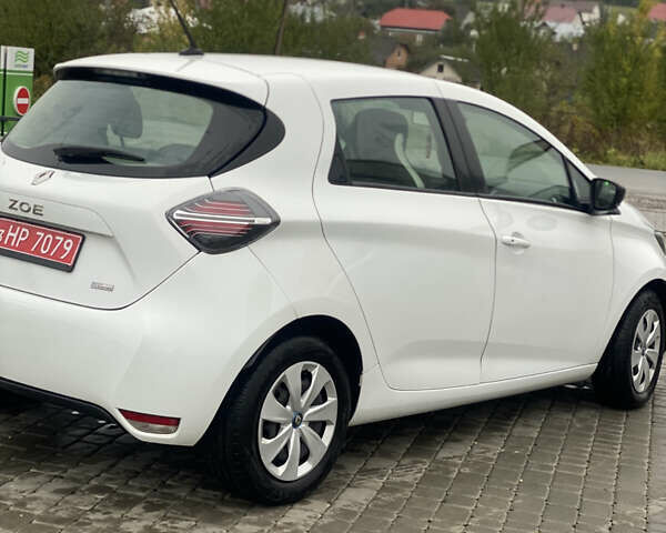 Белый Рено Зое, объемом двигателя 0 л и пробегом 42 тыс. км за 11700 $, фото 8 на Automoto.ua