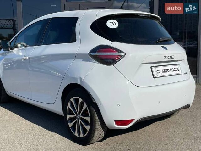 Белый Рено Зое, объемом двигателя 0 л и пробегом 217 тыс. км за 11990 $, фото 5 на Automoto.ua