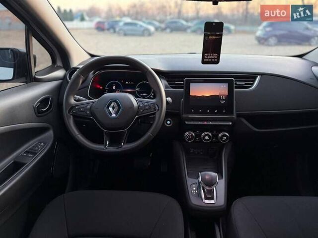 Белый Рено Зое, объемом двигателя 0 л и пробегом 92 тыс. км за 11499 $, фото 21 на Automoto.ua