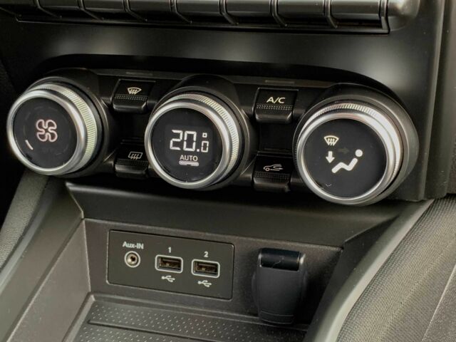 Белый Рено Зое, объемом двигателя 0 л и пробегом 66 тыс. км за 12499 $, фото 15 на Automoto.ua