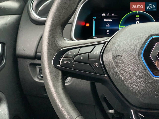 Белый Рено Зое, объемом двигателя 0 л и пробегом 47 тыс. км за 12499 $, фото 35 на Automoto.ua