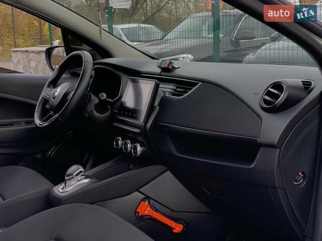 Белый Рено Зое, объемом двигателя 0 л и пробегом 44 тыс. км за 12499 $, фото 33 на Automoto.ua
