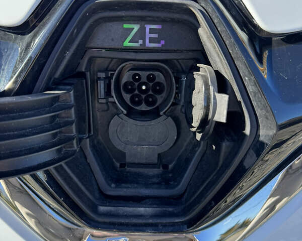 Рено Зое 2020 в Владимир-Волынский на Automoto.ua Белый Рено Зое, объемом двигателя 0 л и пробегом 55 тыс. км за 12000 $, фото 28 на Automoto.ua